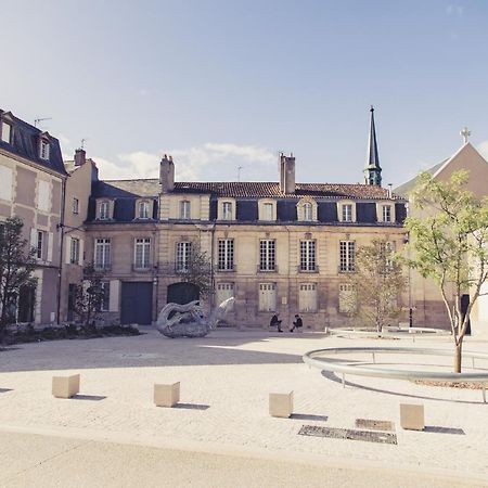 פואטייה La Maison De La Liberte Suite Jeanne Barret מראה חיצוני תמונה