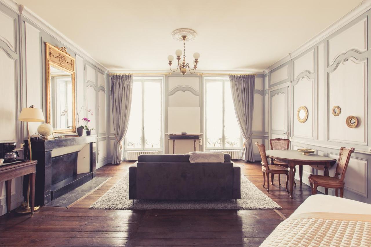 פואטייה La Maison De La Liberte Suite Jeanne Barret מראה חיצוני תמונה